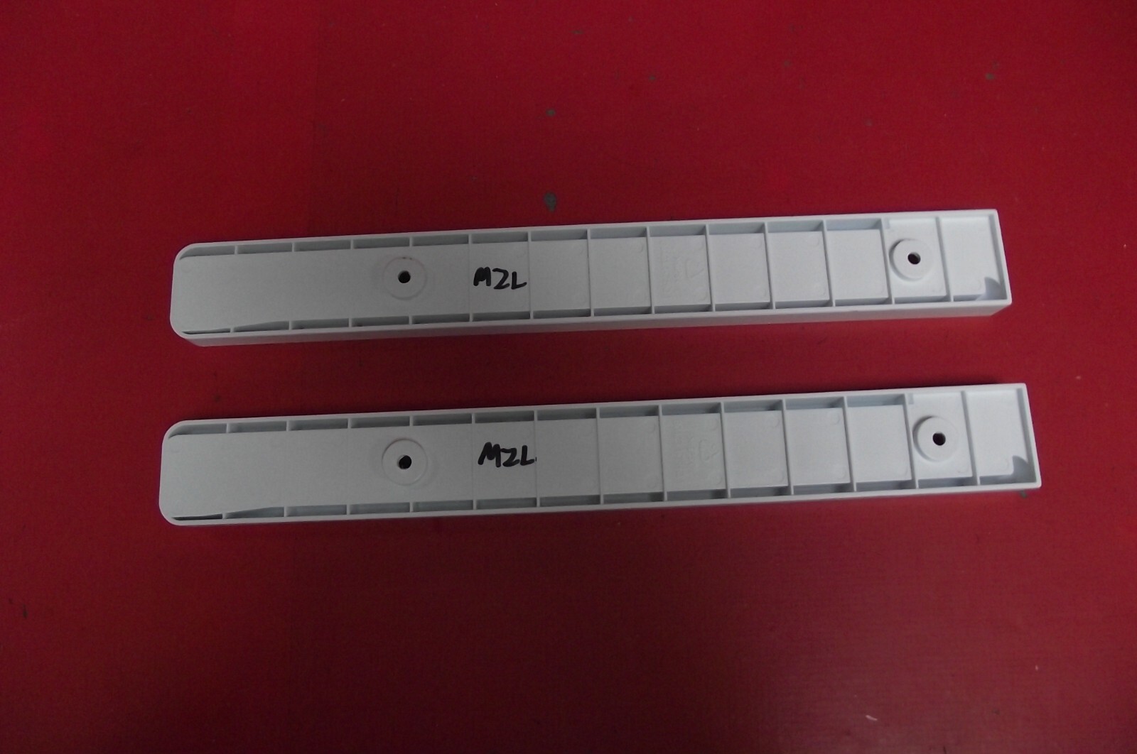 American Fridge Freezer SANDSTROM SFF4DS12 FREEZER DRAWER RUNNERS 35.cm