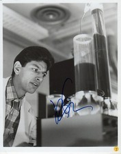Jeff Goldblum "Herzchirug Dr. Vrain" Autogramm signed 20x25 cm Bild s/w