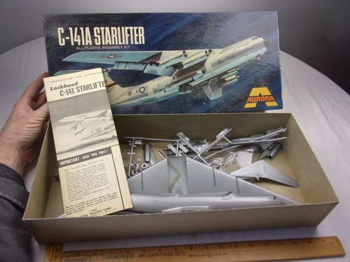 Kit modellino Lockheed C-141A Starlifter AURORA 1969 USAF n. 376 - Foto 4 di 5