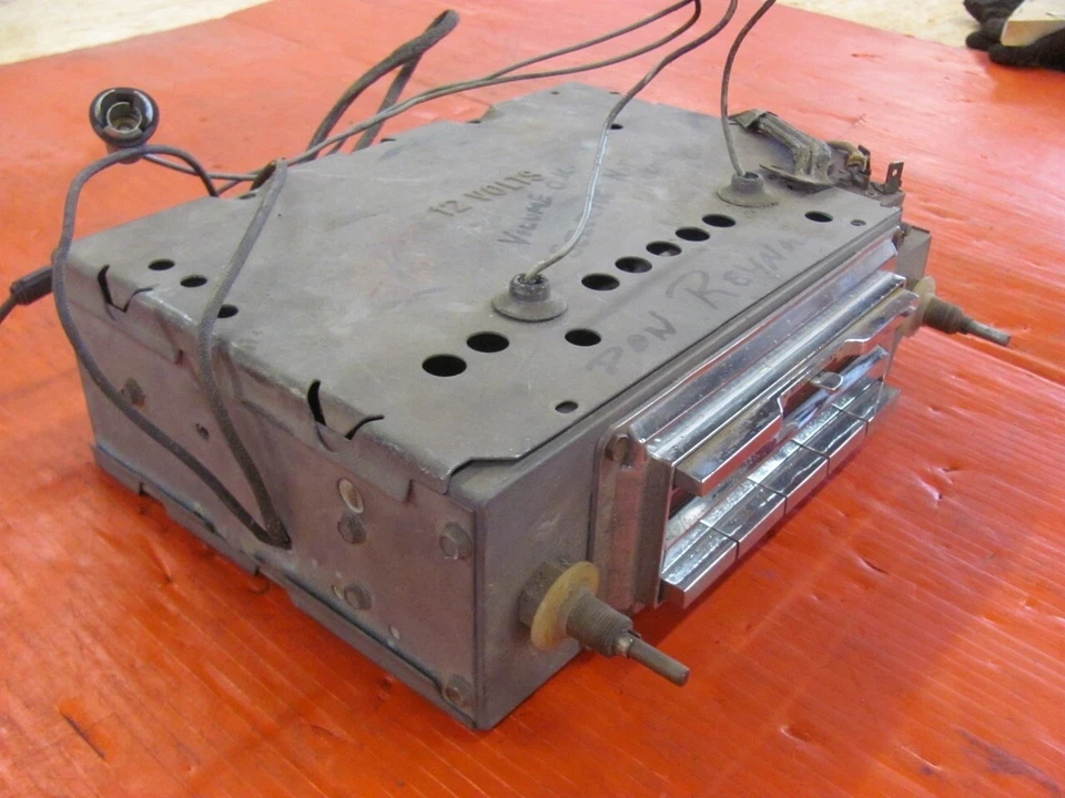 Original 56 Cadillac Wonderbar AM Radio Eldorado 7266505 1956 12V - Image 2 of 4