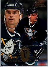 1994-95 Flair Hockey - #7 Garry Valk 
