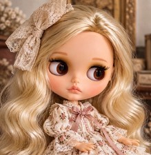 Blythe Doll 12  blonde wavy long Hair tan skin matte face nude Jointed Doll