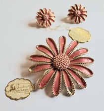 Vintage Jewelcraft Brooch And Earrings In Coral Including Original Tags