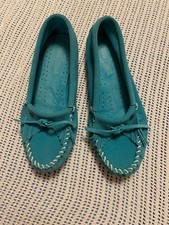 Minnetonka moccasins 8
