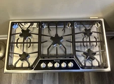 Thermador 36" Masterpiece Series Natural Gas Cooktop w/5 Star Burners- SGSX365FS