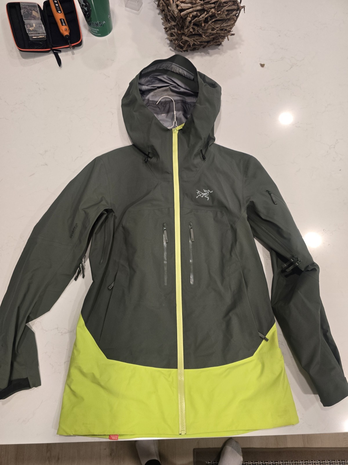 Arc'teryx Sentinel LT Women's Ski Jacket Gray Yellow M Hooded Waterproof