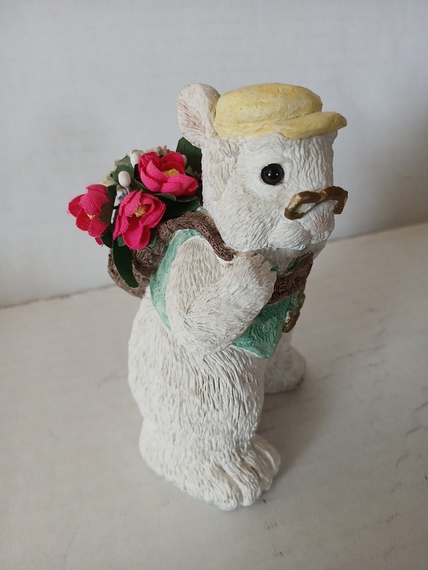 Snowshoe Mountain Meadow "Gramps" Backpacking Hare Rabbit 1989 United Design USA