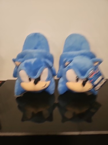 Sonic the Hedgehog: Sonic Head Slippers Mens Size 3-9. Womens Size 5-11 - Picture 1 of 7