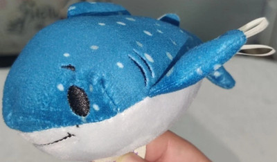 Hallmark itty bittys Destiny Limited Edition Whale Shark Plush Finding Dory