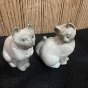 Henriksen Grey Porcelain Japanese Cats Salt and Pepper Shaker VINTAGE NEVER USED