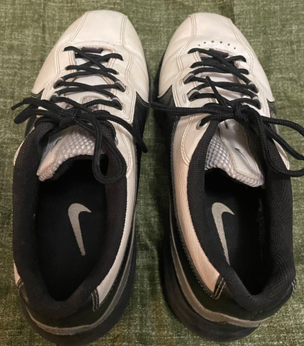 ZAPATOS DE GOLF NIKE - Blancos con ribete negro y plateado - Para hombres Talla 9.5 - ¡Muy buen estado! - Imagen 6 de 8