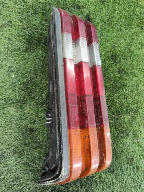Jeu De Feux Arrière Gauche + Droite Pour Mercedes 190 (W201) 1982-1993 - Rouge/Blanc - Neuf