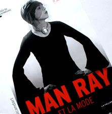 BELLISSIMO POSTER MOSTRA MODA UOMO RAY DI PARIGI FRANCIA 