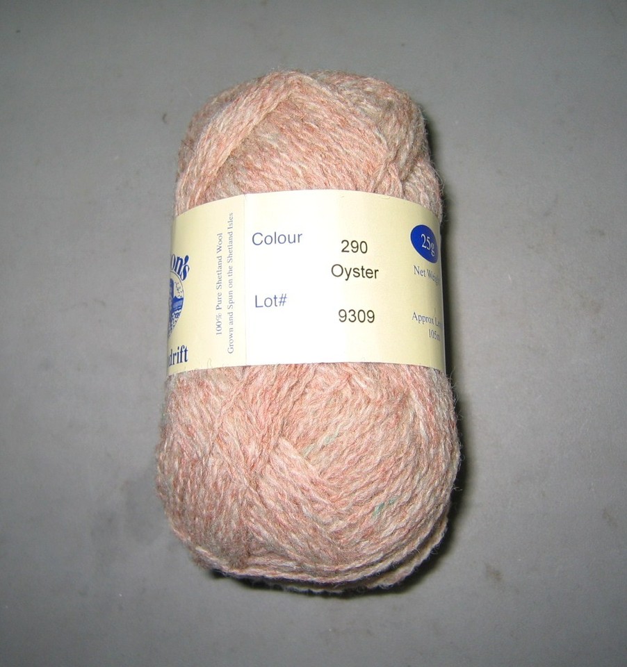 Utah Killer Bug Yarn..Jamieson's Shetland Spindrift Oyster 290..12 foot