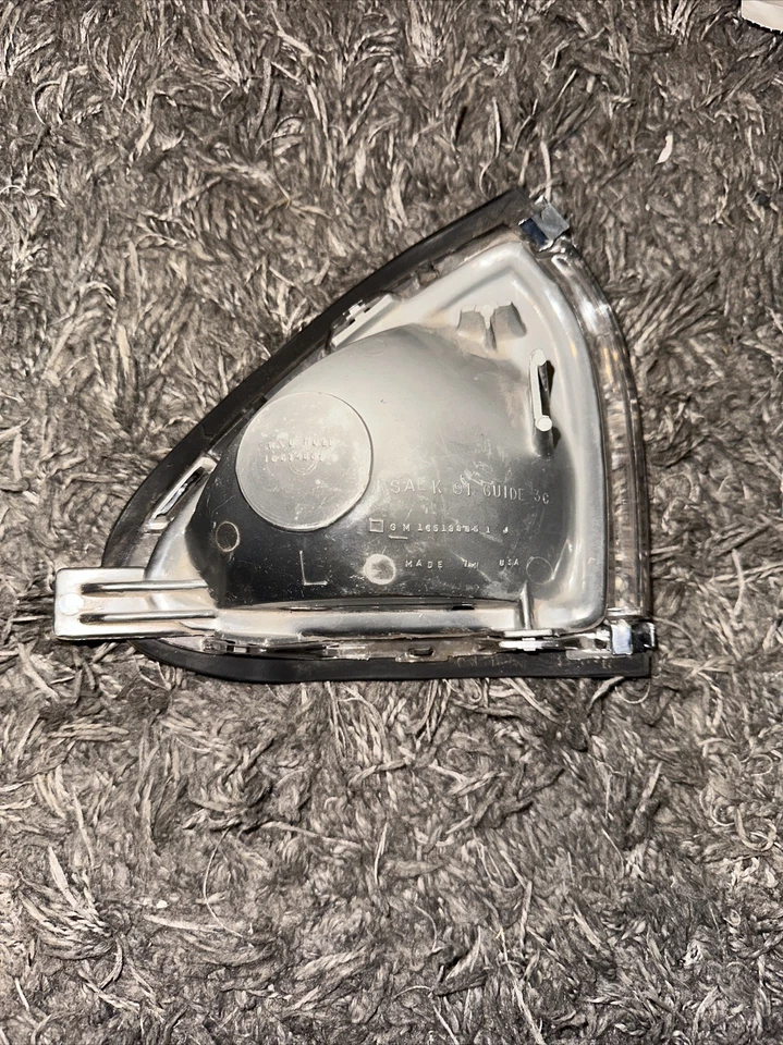 Genuine GM 91-93 Oldsmobile 98 Regency Left Driver Front Signal Light 16513855 - Image 3 of 3
