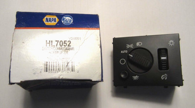 NEW - NAPA / Echlin HL 7052 Light Switch Commutateur Interruptor