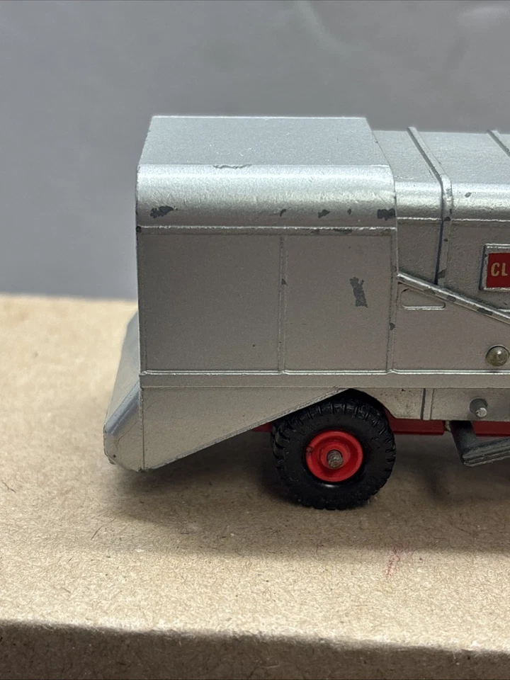 Matchbox King Size Refuse Truck (Garbage Truck) K-7 - Image 2 of 4