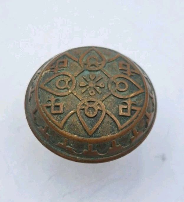 Antigua perilla de puerta victoriana ornamentada Eastlake latón fundido bronce herrajes de puerta antiguos Foto 2 de 4