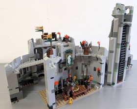 LEGO LOTR 9474 Battle of Helm's Deep Set