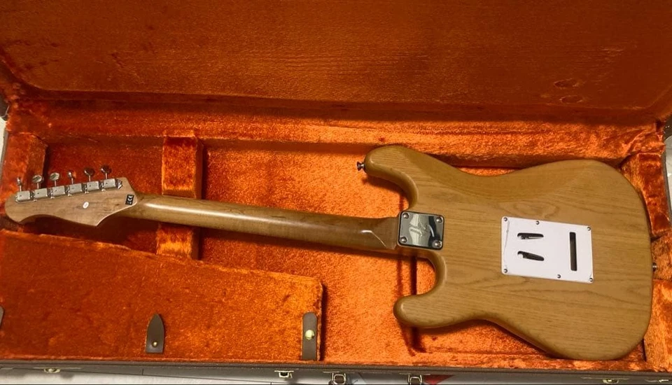 Guitarra Eléctrica Harley Benton ST-90SA Swamp Ash Body Estilo ST Casi Como Nueva Foto 2 de 4