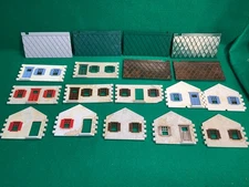 VINTAGE PLASTICVILLE O GAUGE CAPE COD HOUSE PARTS LOT
