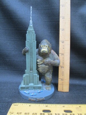 King Kong Embracing Empire State Building - Souvenir New York City
