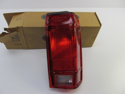 1984-1990 BRONCO II Right Passengers Side Tail Light Lamp OEM Ford E9TZ-13404-B - Picture 3 of 7