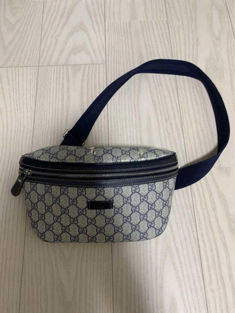 Gucci sac bandoulière GG Supreme toile ceinture bleu marine argent quincaillerie