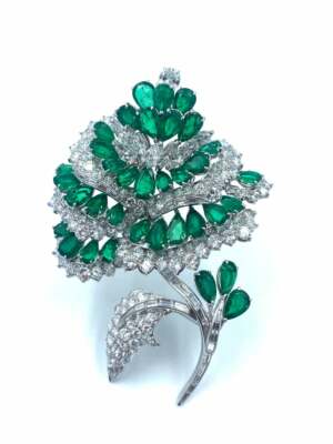 Exquisite Handmade Pear Shape 28.14CT Emerald & 24.09CT Shiny CZ Flower Brooches