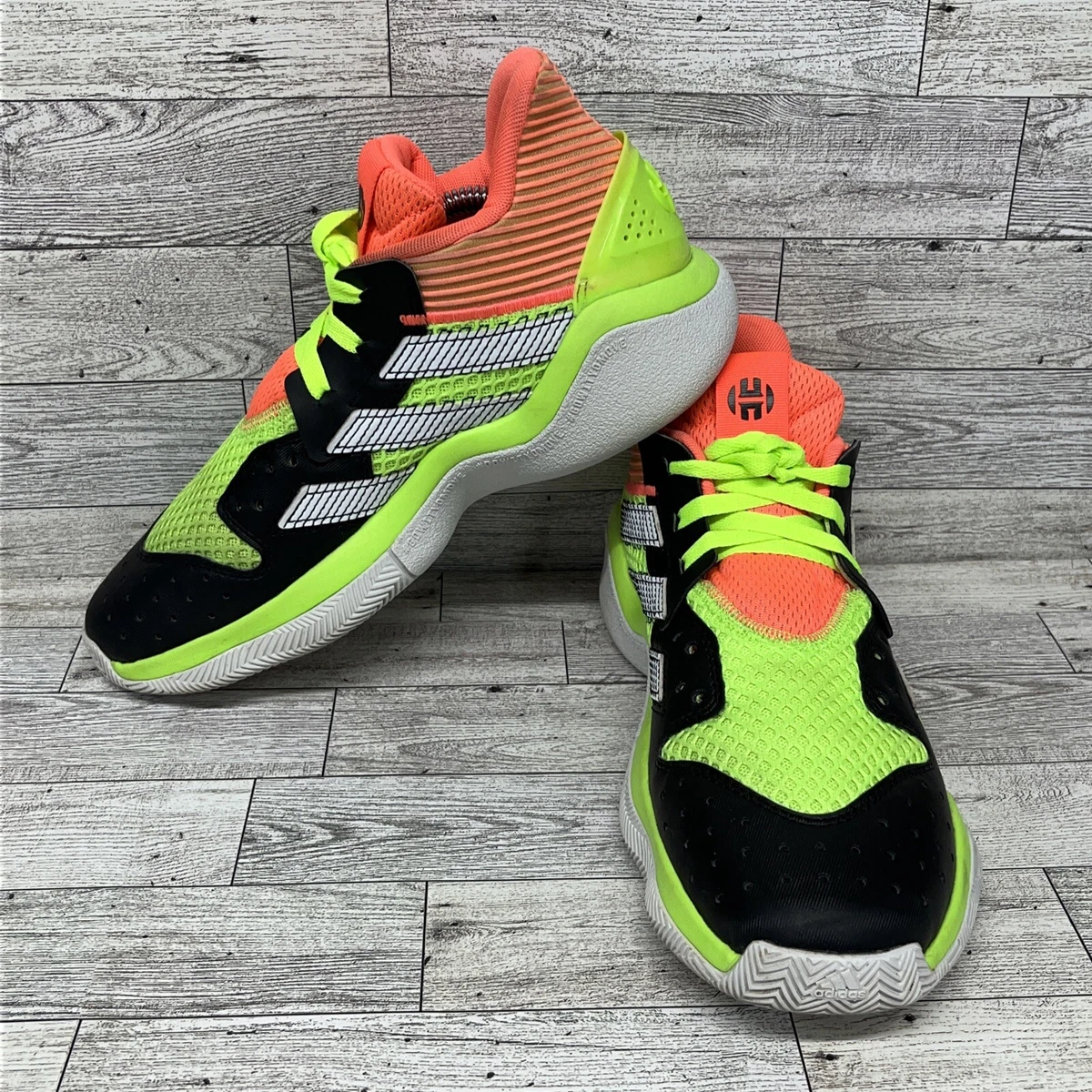 Basketball shoes neon sale