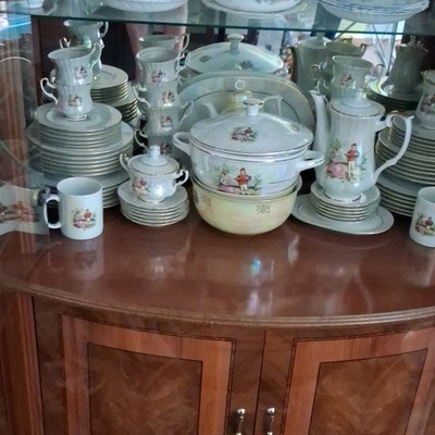 Porzellan Geschirr- & Kaffeeservice Komplettset weiß/mehrfarbig Bildmotiv
