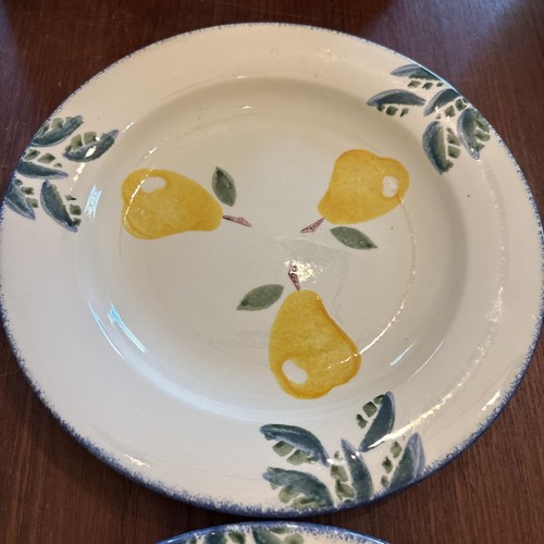Juego de 2 platos de pera Poole Pottery England esponjosos a mano ensalada postre tamaño 9" - Imagen 4 de 10