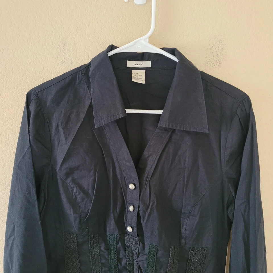 Camisa de popelina con botones para mujer talla mediana negra bordada corsé ligero boho Foto 2 de 4