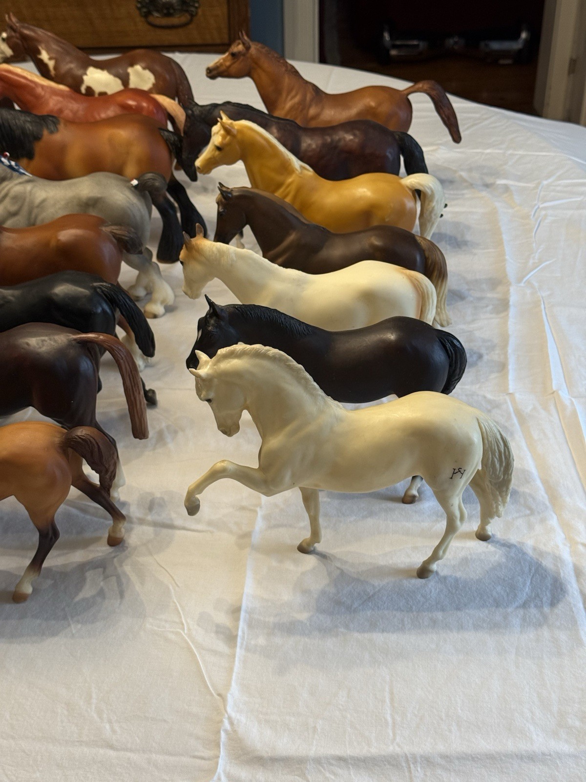 Enormous Lot Of 30 Traditional Scale Breyer Horses • Vintage From The 80’s As Is
