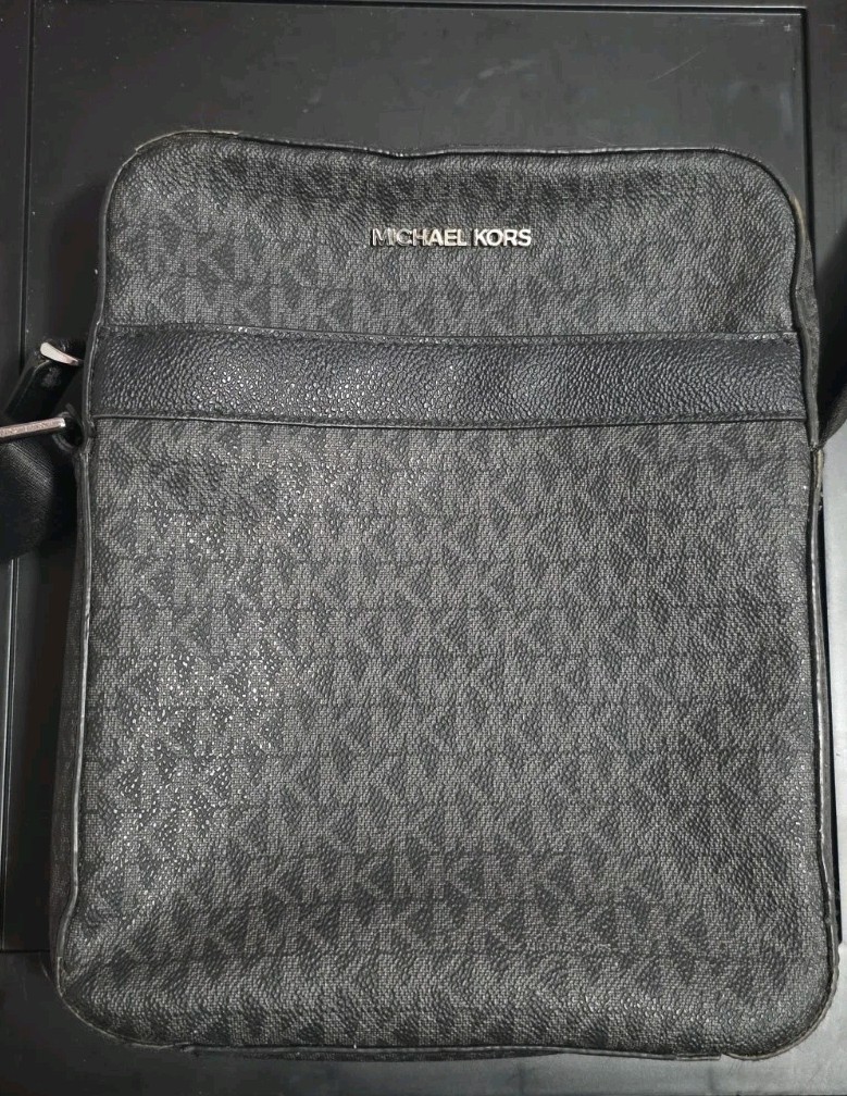 Michael Kors Gray  Messenger Bag Adjustable Strap Inner Pockets Casual