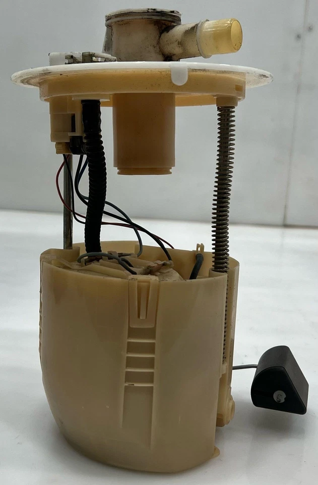 Conjunto de bomba de combustible Toyota Corolla 2005-2008 OEM 7702002181 Foto 2 de 4