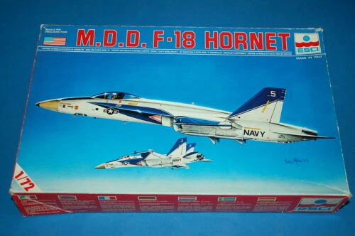 Modellini statici di aerei e veicoli spaziali ESCI in plastica scala 1:72