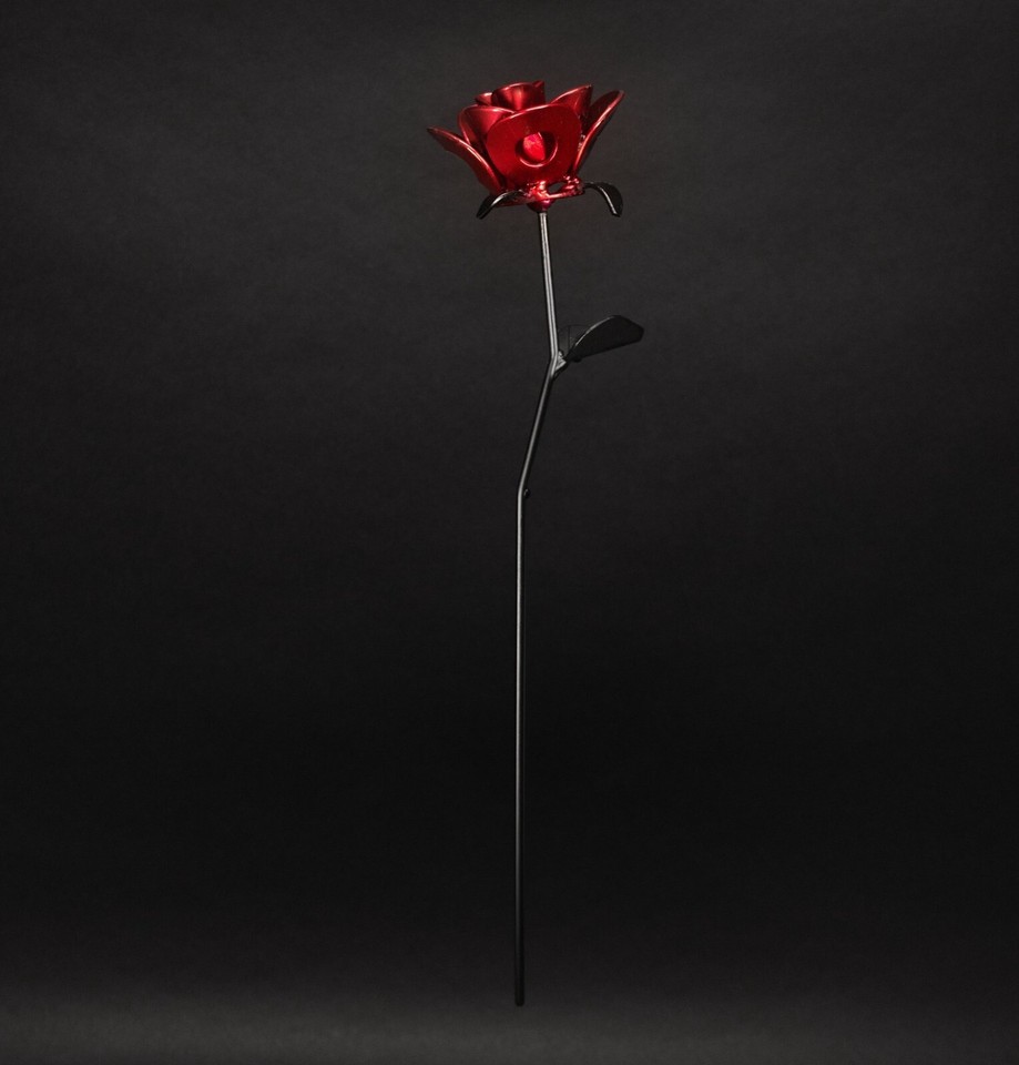 Rosa Inmortal De Metal Estilo Steampunk - Color Rojo Y Negro, 12" De Alto, Regalo único Y Decoración Impactante