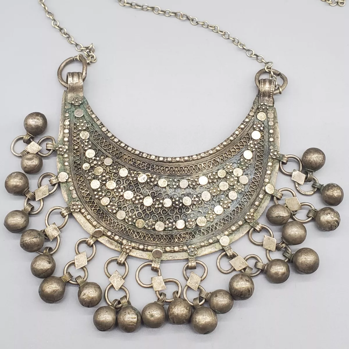 Verdigris clearance chain belt