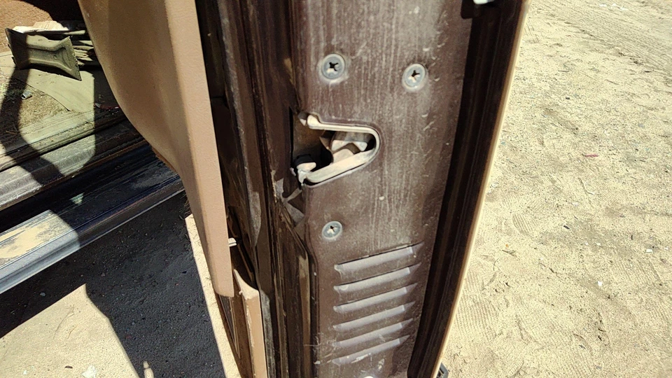 Ford F150 1988 pasajero puerta delantera derecha pestillo con varillas/cables OEM Foto 2 de 4