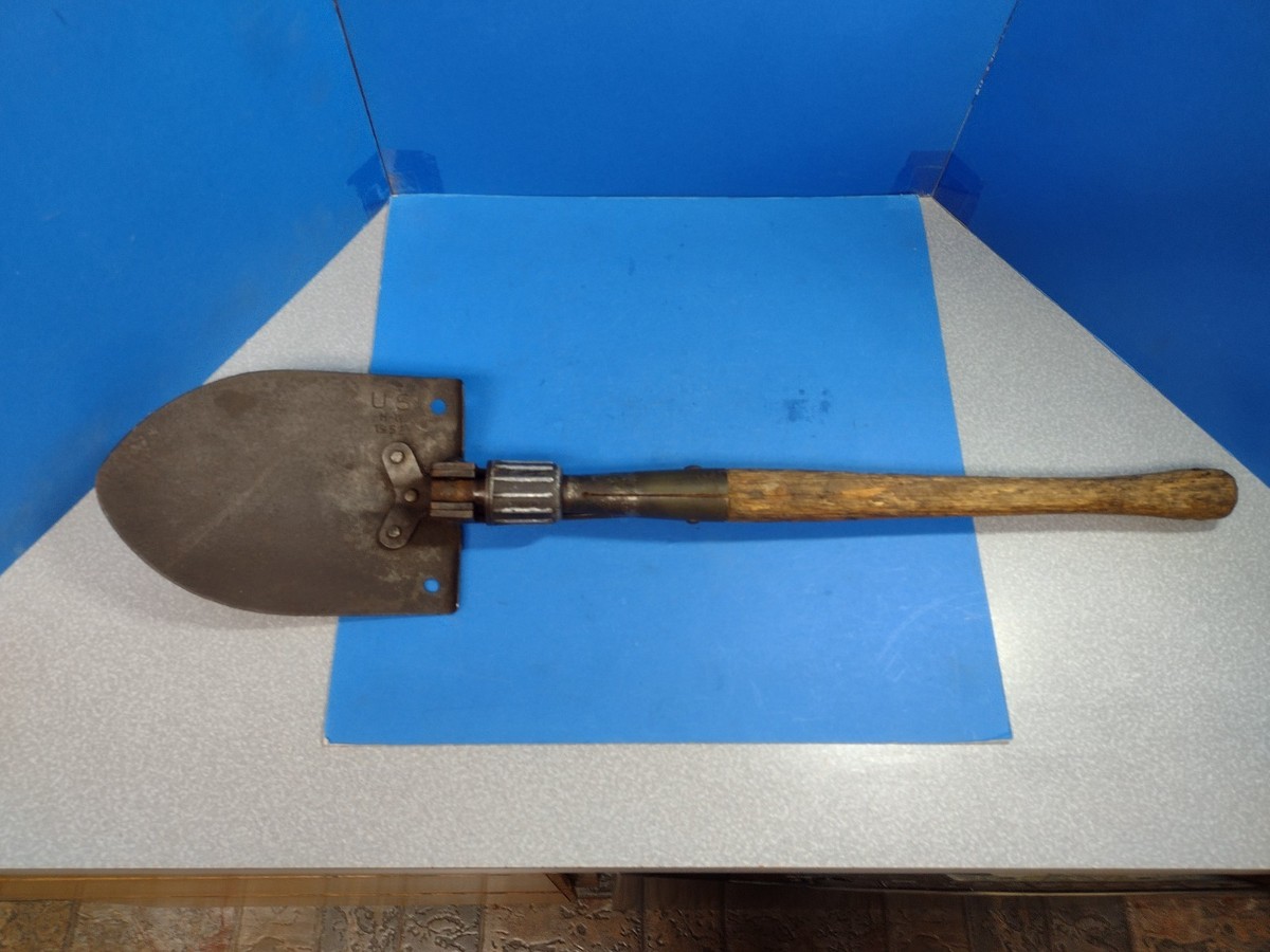 Korean War Era US Army Folding Shovel/Pick Entrenching Tool 1952