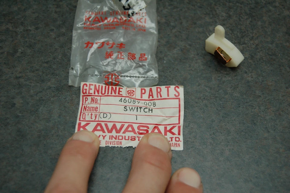 Nuevo de Lote Antiguo Kawasaki 46089-009 Interruptor de Control Izquierdo Tapa Enchufe NUEVO F6 F7 G4 TR G5 KV100 Foto 2 de 4
