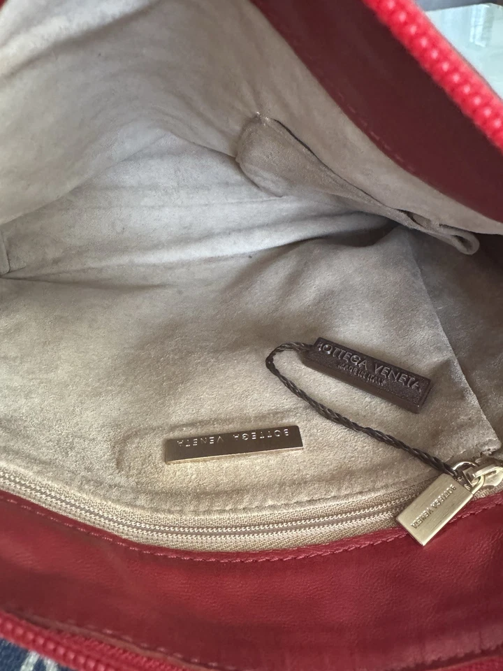 Bolso de hombro Bottega Veneta de cuero rojo Foto 2 de 4