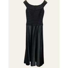 JS Collections Black Off-The-Shoulder A-Line Formal Maxi Gown Size 6