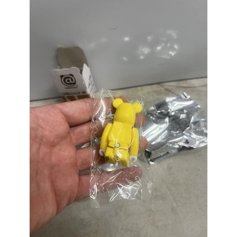 BEARBRICK Serie 47: ANIMAL Secreto Psicosis Oso Cera Amarilla! CAJA ABIERTA NUEVA Foto 4 de 4