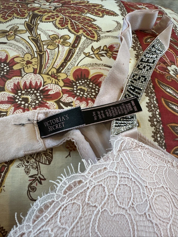 Victoria’s Secret Very Sexy Shine Push Up Bra Pink Rhinestone Straps 36D - Image 2 of 4