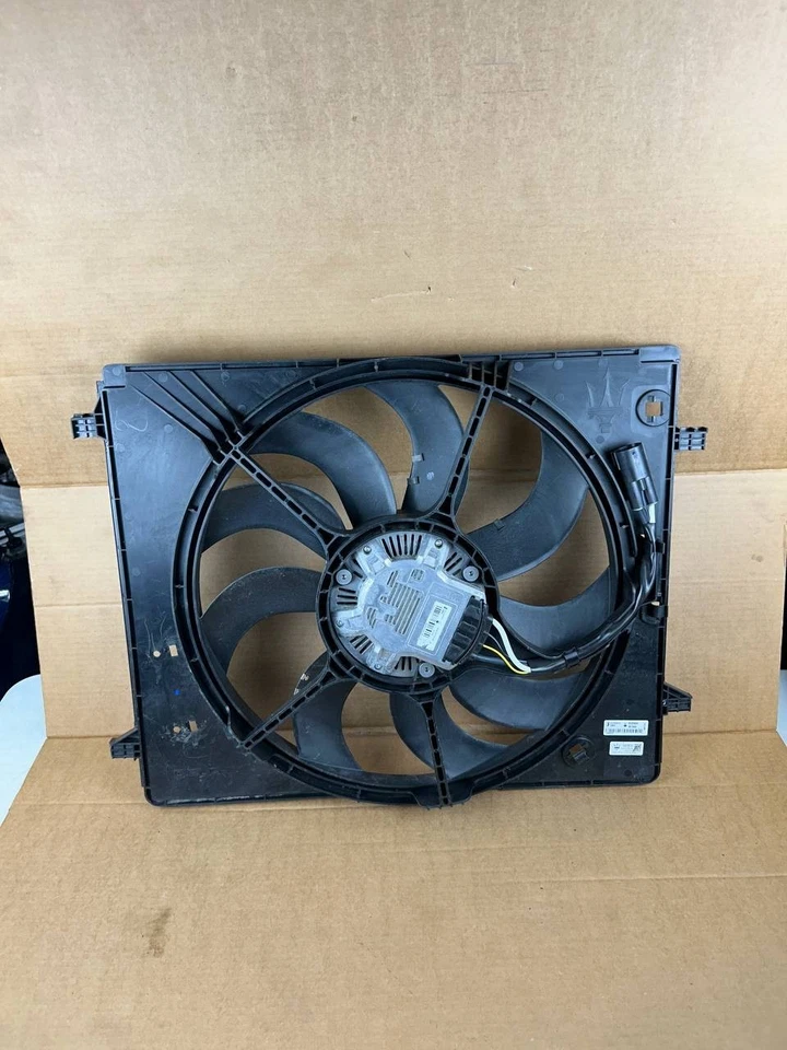 Ventilador de refrigeración del radiador Maserati Ghibli Quattroporte 2014-2020 cubierta hoja fabricante original Foto 2 de 4
