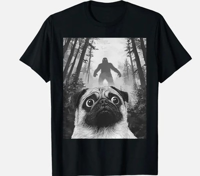 Dog Pug Selfie With Bigfoot Sasquatch Funny Pug Unisex T-Shirt