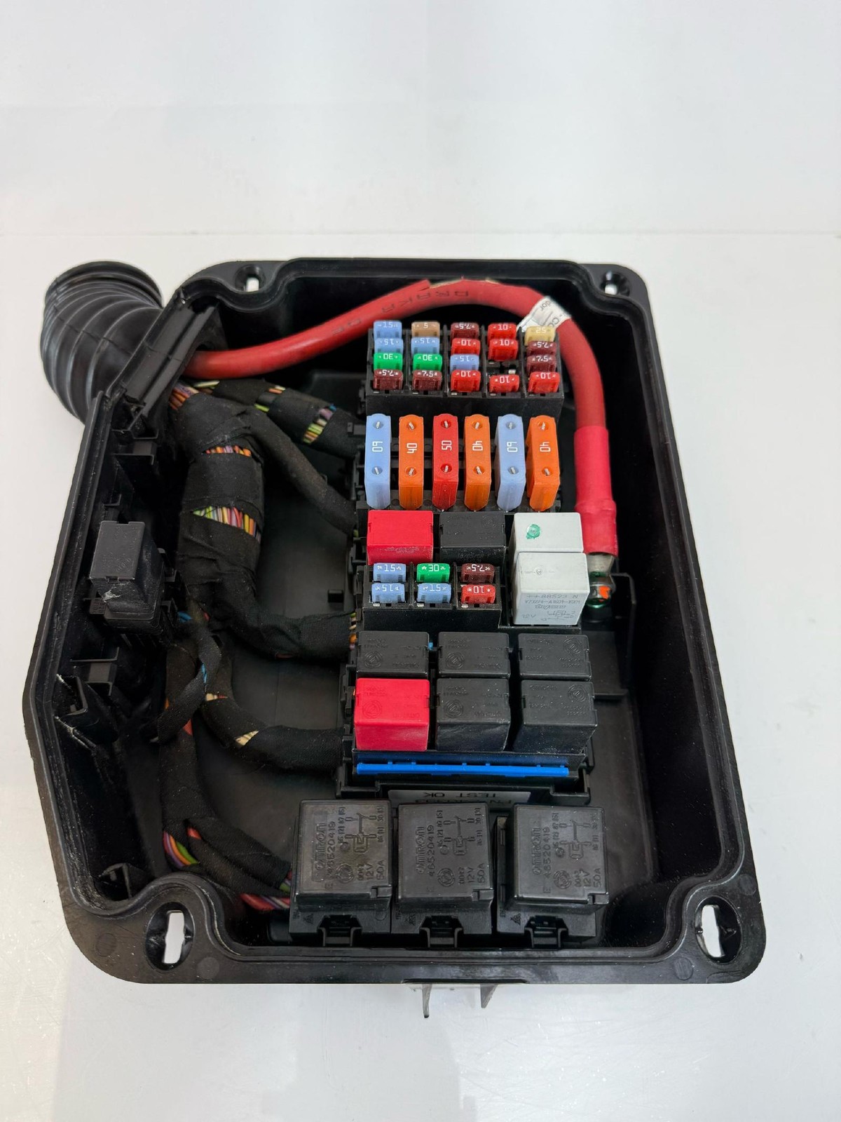 2008-2019 Maserati Gran Turismo S OEM M145 Engine Relay Fuse Box with Cover 4.7L