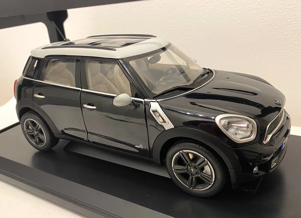 Norev 1/18 Mini Cooper S Countryman All4 en blanco y negro como nuevo en caja Foto 2 de 4
